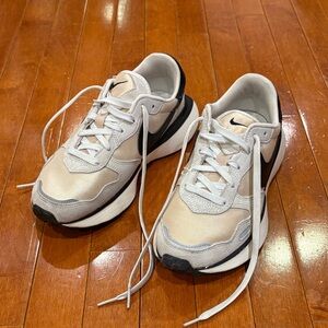 Nike Phoenix Waffle 8.5